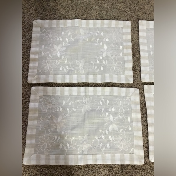 Set of 4 placemats - Picture 2 of 4